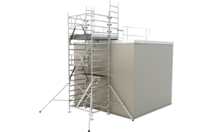 Mobiel steigersysteem met geïntegreerd platform voor veilige toegang tot een plat dak – de ABS Daktoegangsset (platte daken) gemonteerd op een gebouw.